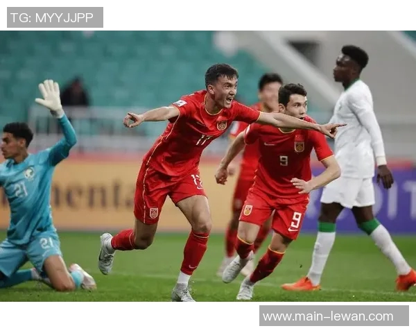 年轻足球明星崭露头角引领未来赛场风潮展现无限潜力与激情 年轻足球明星崭露头角引领未来赛场风潮展现无限潜力与激情